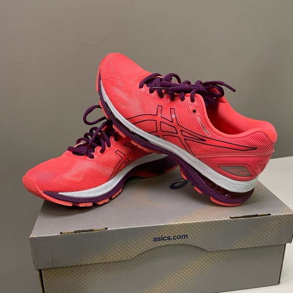 ASICS - Picture 3 of 4